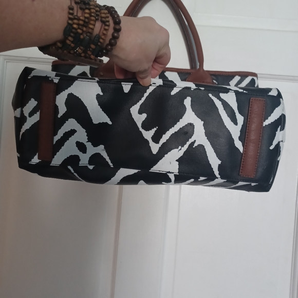 Diane Von Furstenberg Zebra Print Tote/Shoulder Bag - Picture 8 of 12